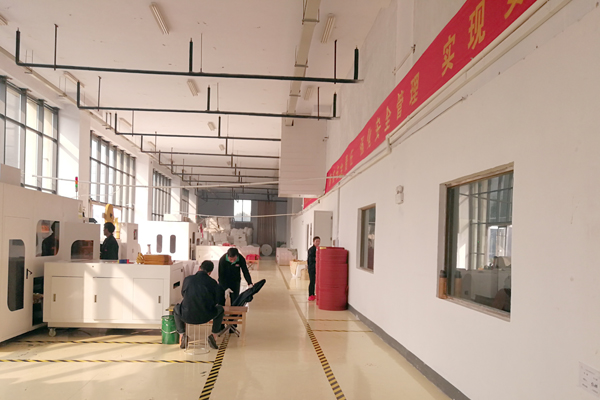 彩匯包裝-生產車間